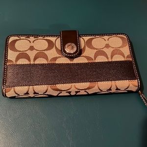 Coach wallet. Like new.